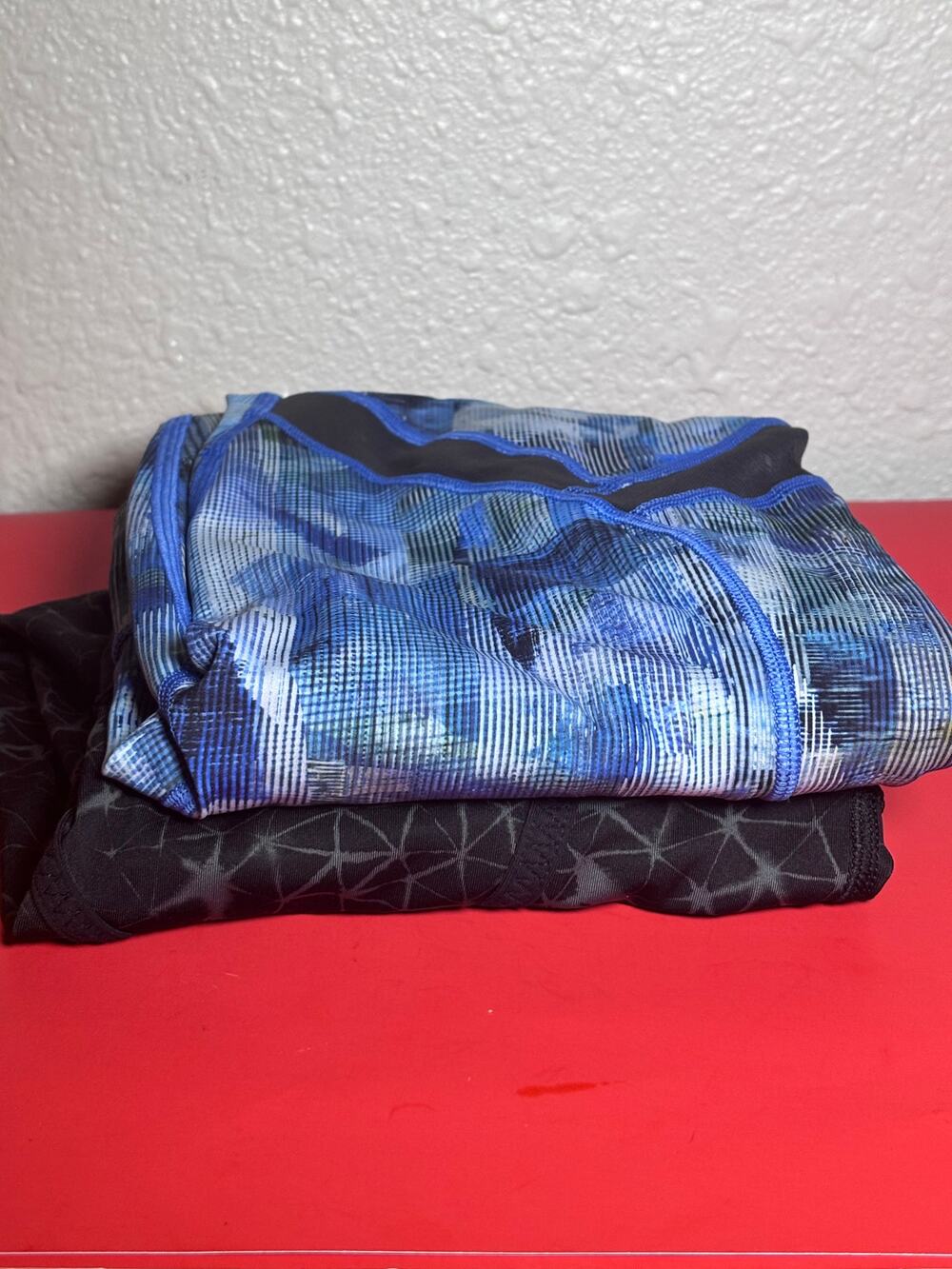 Lululemon 2 leggings Size 6 yoga exercise